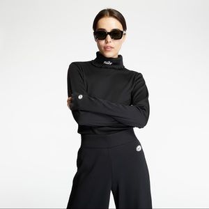 Nike Women's Sportswear Ribbed Long Sleeve Top